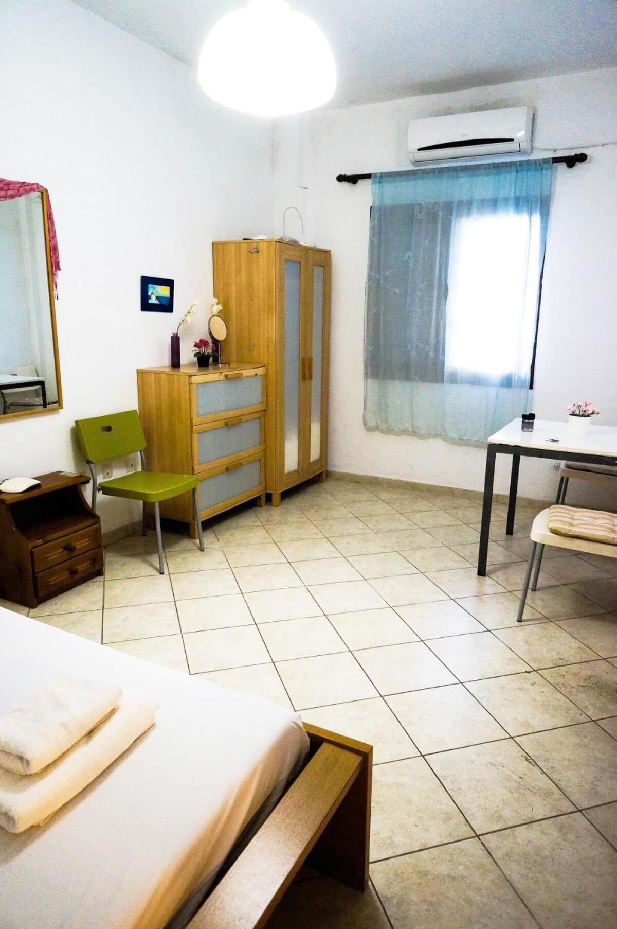 Cozy Budget Apartments In The Heart Of Fira Extérieur photo